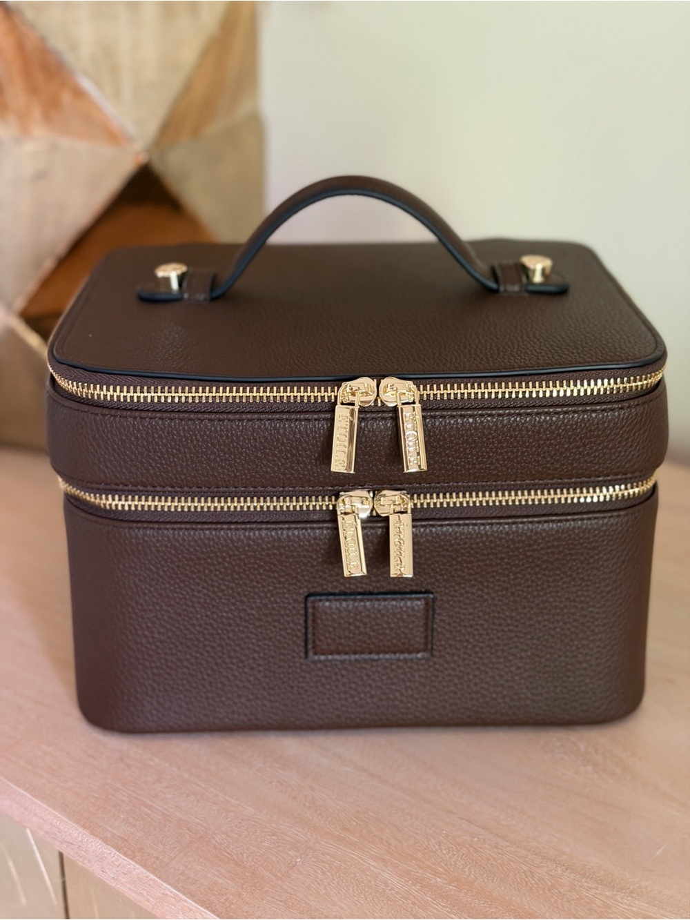 NWOT Revolve Etoile Duo Vanity Case in Espresso